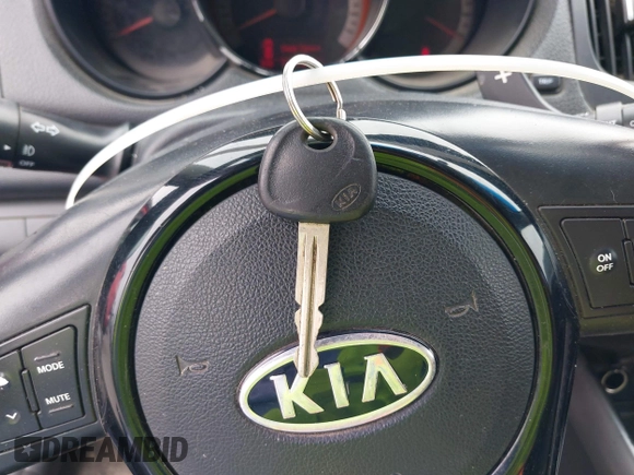 2013 Kia Forte SX с VIN KNAFW5A36D5658880, выставлен на аукционе IAAI как лот 42432259 с пробегом 176 721 миль миль и . История ставок и продаж доступна на DreamBid. Изображение 11.