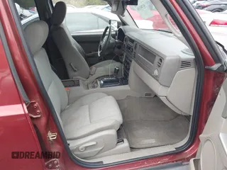 2007 Jeep Commander Sport with VIN 1J8HH48P77C636405, listed as a IAAI auction lot 41701350 with 139,638 mi miles. Bid and sale history available at carsss.com. Image 5.