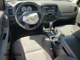 2005 Ford Escape XLS Value with VIN 1FMYU02Z75KB20193, listed as a Copart auction lot 52898665 with 121,166 mi miles and Salvage Title. Bid and sale history available at carsss.com. Image 8.