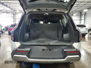 2024 Kia EV9 Wind z VIN KNDAFFS58R6018738, wystawiony jako Copart lot #47033525 z przebiegiem 18 434 mil mil oraz Szkoda całkowita • Salvage title. Historia ofert i sprzedaży dostępna na DreamBid. Obrazek 6.