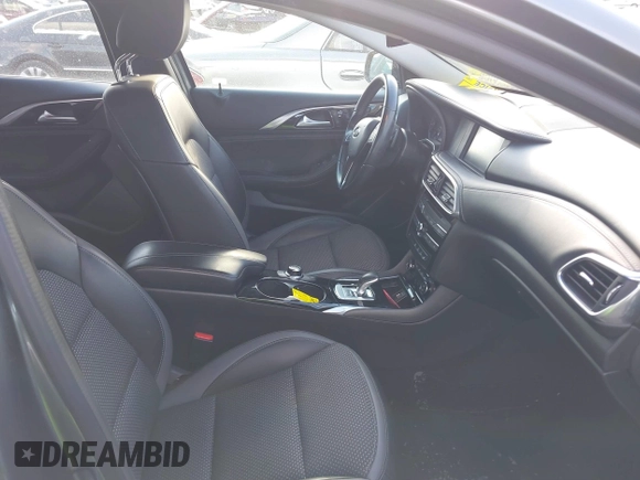 2019 Infiniti QX30 Luxe z VIN SJKCH5CR0KA008896, wystawiony jako IAAI lot #41306903 z przebiegiem 37 459 mil mil oraz . Historia ofert i sprzedaży dostępna na DreamBid. Obrazek 5.