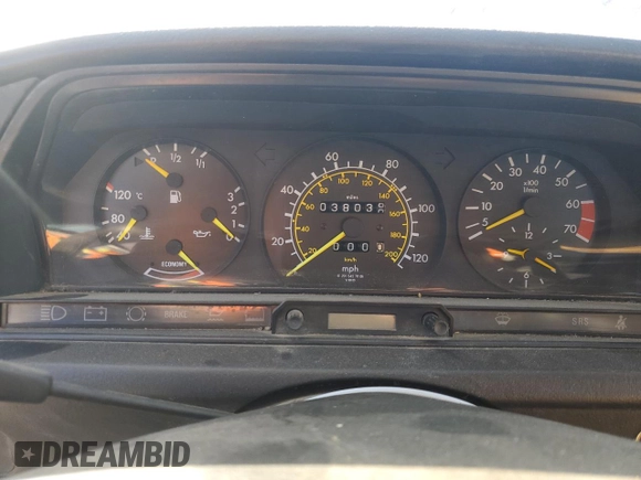 1986 Mercedes-Benz 190 E z VIN WDBDA24D0GF181761, wystawiony jako Copart lot #87775085 z przebiegiem 38 039 mil mil oraz Czysty tytuł • Clean title. Historia ofert i sprzedaży dostępna na DreamBid. Obrazek 9.