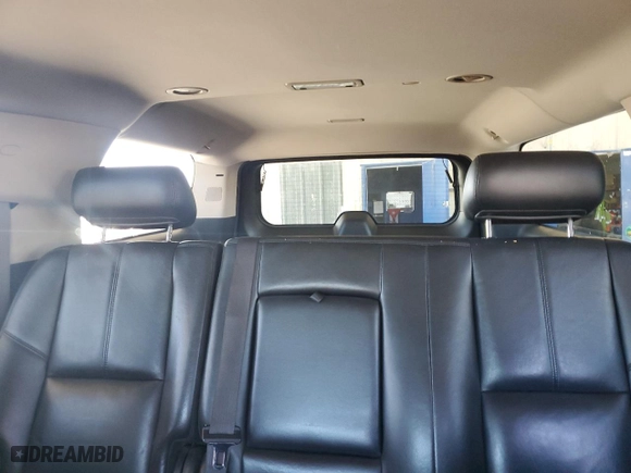 2009 Chevrolet Suburban LT w/1LT with VIN 1GNFK26309R231174, listed as a Copart auction lot 42877385 with 177,501 mi miles and Clean Title. Bid and sale history available at carsss.com. Image 10.