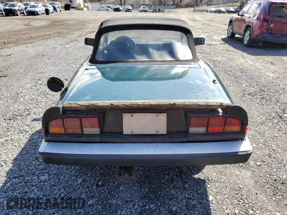 1983 Alfa Romeo Spider Veloce z VIN ZARBA541XD1016802, wystawiony jako Copart lot #51383595 z przebiegiem 127 904 mil mil oraz Czysty tytuł • Clean title. Historia ofert i sprzedaży dostępna na DreamBid. Obrazek 6.