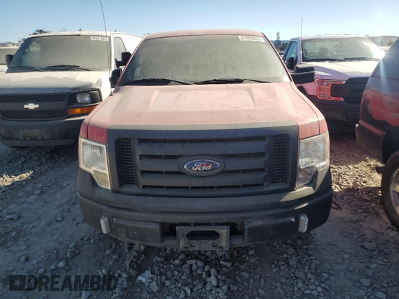 2010 Ford F-150 XL z VIN 1FTMF1CW8AKE05759, wystawiony jako Copart lot #61659635 z przebiegiem 303 424 mil mil oraz Szkoda całkowita • Salvage title. Historia ofert i sprzedaży dostępna na DreamBid. Obrazek 5.