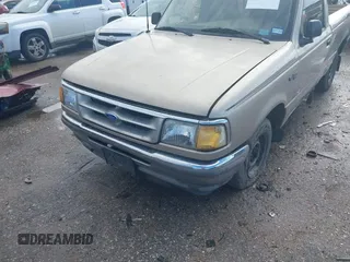 1995 Ford Ranger Splash z VIN 1FTCR10A7SUA16645, wystawiony jako IAAI lot #42438361 z przebiegiem 141 321 mil mil oraz . Historia ofert i sprzedaży dostępna na DreamBid. Obrazek 6.