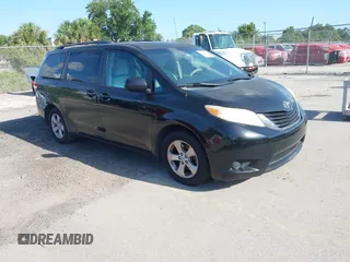 2011 Toyota Sienna LE AAS с VIN 5TDKK3DC4BS028084, выставлен на аукционе IAAI как лот 42591408 с пробегом 320 782 миль миль и . История ставок и продаж доступна на DreamBid. Изображение 1.
