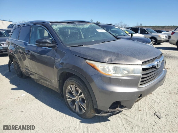 2014 Toyota Highlander XLE with VIN 5TDJKRFH2ES068692, listed as a Copart auction lot 47240505 with 96,972 mi miles and Salvage Title. Bid and sale history available at carsss.com. Image 4.