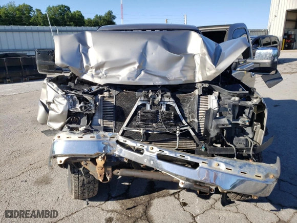 2003 Chevrolet Silverado 2500HD LS with VIN 1GCHK29183E177925, listed as a Copart auction lot 57809784 with 0 mi miles and Salvage Title. Bid and sale history available at carsss.com. Image 12.