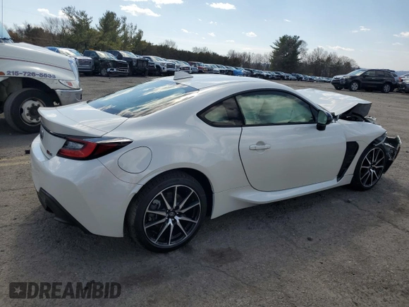 2024 Toyota 86 with VIN JF1ZNBB19R9752367, listed as a Copart auction lot 50460805 with 8,605 mi miles and Salvage Title. Bid and sale history available at DreamBid. Image 3.
