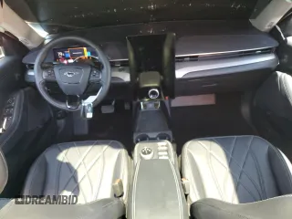 2021 Ford Mustang Mach-E California Route 1 z VIN 3FMTK2R76MMA39595, wystawiony jako Copart lot #57130905 z przebiegiem 37 407 mil mil oraz Szkoda całkowita • Salvage title. Historia ofert i sprzedaży dostępna na DreamBid. Obrazek 8.