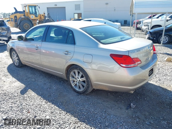 2006 Toyota Avalon XL with VIN 4T1BK36B46U148453, listed as a IAAI auction lot 41740381 with 124,579 mi miles. Bid and sale history available at carsss.com. Image 3.