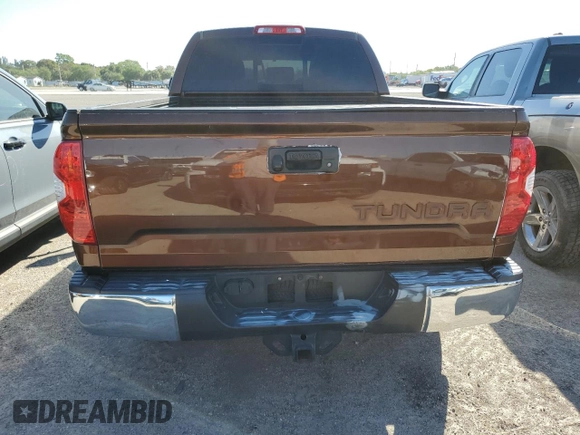 2017 Toyota Tundra SR5 z VIN 5TFRW5F11HX217532, wystawiony jako Copart lot #46910165 z przebiegiem 95 097 mil mil oraz Szkoda całkowita • Salvage title. Historia ofert i sprzedaży dostępna na DreamBid. Obrazek 6.