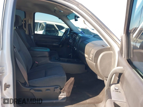 2009 Chevrolet Silverado 1500 LT with VIN 3GCEC23JX9G130616, listed as a IAAI auction lot 41410807 with 143,731 mi miles. Bid and sale history available at carsss.com. Image 5.