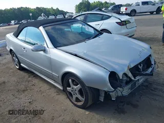 2003 Mercedes-Benz CLK 430 z VIN WDBLK70G13T130450, wystawiony jako IAAI lot #42280960 z przebiegiem 83 013 mil mil oraz . Historia ofert i sprzedaży dostępna na DreamBid. Obrazek 1.