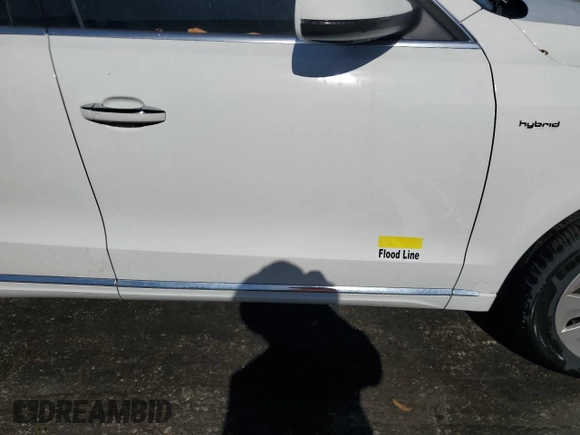 2015 Audi Q5 Hybrid Prestige with VIN WA1C8AFP5FA014053, listed as a Copart auction lot 82100654 with Not provided miles and Salvage title. Bid and sale history available at DreamBid. Image 13.
