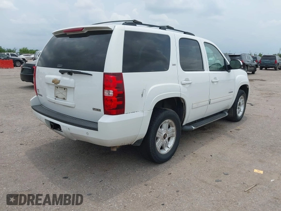 2011 Chevrolet Tahoe LT z VIN 1GNSCBE07BR243556, wystawiony jako IAAI lot #42306995 z przebiegiem Nie podano mil oraz . Historia ofert i sprzedaży dostępna na DreamBid. Obrazek 4.