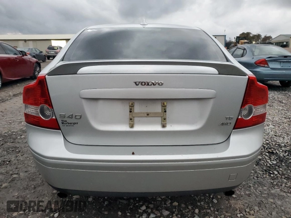 2006 Volvo S40 2.5L Turbo с VIN YV1MH682162157708, выставлен на аукционе Copart как лот 80870604 с пробегом 177 141 миль миль и Чистый • Clean title. История ставок и продаж доступна на DreamBid. Изображение 6.