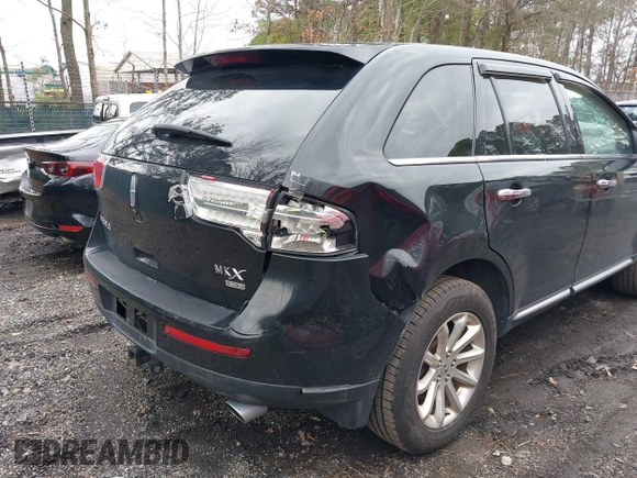 2011 Lincoln MKX with VIN 2LMDJ8JKXBBJ31869, listed as a IAAI auction lot 41710747 with 191,698 mi miles. Bid and sale history available at carsss.com. Image 6.