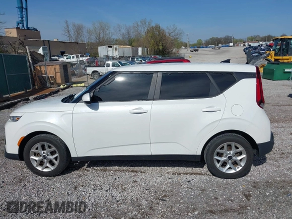 2020 Kia Soul LX with VIN KNDJ23AU7L7021165, listed as a IAAI auction lot 41924587 with 87,513 mi miles. Bid and sale history available at carsss.com. Image 14.