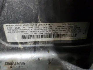 2010 Volkswagen Jetta z VIN 3VWKZ8AJ4AM626246, wystawiony jako Copart lot #49243245 z przebiegiem 188 819 mil mil oraz Szkoda całkowita • Salvage title. Historia ofert i sprzedaży dostępna na DreamBid. Obrazek 13.