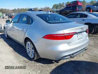 2016 Jaguar XF 35t Premium with VIN SAJBD4BV0GCY13376, listed as a IAAI auction lot 41375803 with 64,368 mi miles. Bid and sale history available at carsss.com. Image 3.
