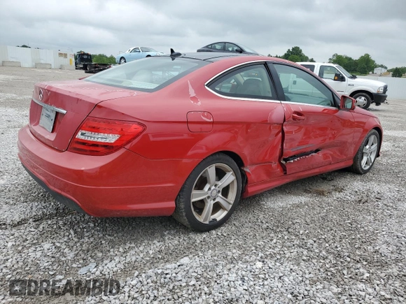 2015 Mercedes-Benz C 250 z VIN WDDGJ4HB6FG367726, wystawiony jako Copart lot #58392385 z przebiegiem 154 617 mil mil oraz Szkoda całkowita • Salvage title. Historia ofert i sprzedaży dostępna na DreamBid. Obrazek 3.