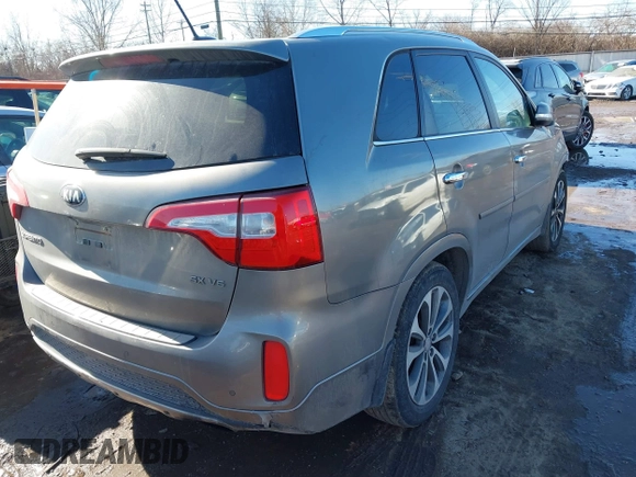 2015 Kia Sorento SX with VIN 5XYKWDA77FG647122, listed as a IAAI auction lot 41416613 with 157,677 mi miles. Bid and sale history available at carsss.com. Image 4.