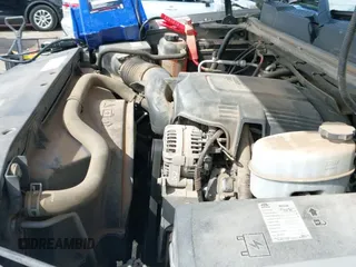 2009 Chevrolet Silverado 2500HD LT z VIN 1GCHK53K49F105402, wystawiony jako IAAI lot #42217850 z przebiegiem 141 719 mil mil oraz . Historia ofert i sprzedaży dostępna na DreamBid. Obrazek 19.