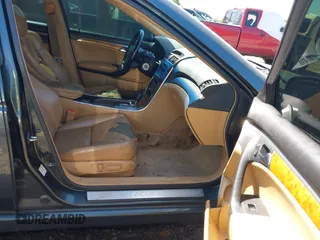 2004 Acura TL with VIN 19UUA66254A055751, listed as a IAAI auction lot 42000133 with 231,872 mi miles. Bid and sale history available at carsss.com. Image 5.