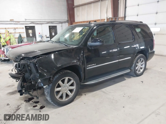 2013 GMC Yukon Denali with VIN 1GKS2EEF0DR105804, listed as a IAAI auction lot 42028402 with 121,054 mi miles. Bid and sale history available at carsss.com. Image 19.