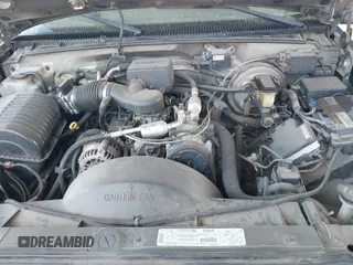 1999 Chevrolet Suburban with VIN 3GNEC16R8XG145731, listed as a IAAI auction lot 41546754 with 204,902 mi miles. Bid and sale history available at carsss.com. Image 10.