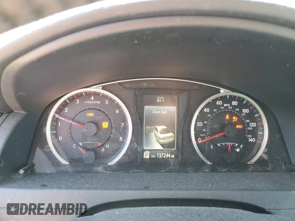 2015 Toyota Camry XLE with VIN 4T1BF1FK7FU069352, listed as a Copart auction lot 56123125 with 137,244 mi miles and Salvage Title. Bid and sale history available at DreamBid. Image 9.