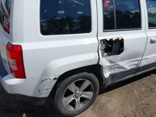 2016 Jeep Patriot High Altitude Edition with VIN 1C4NJRFB0GD673910, listed as a IAAI auction lot 39201864 with 138,952 mi miles. Bid and sale history available at carsss.com. Image 6.