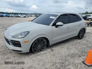 2023 Porsche Cayenne S z VIN WP1AB2AY3PDA14605, wystawiony jako Copart lot #70424044 z przebiegiem 22 946 mil mil oraz Szkoda całkowita • Salvage title. Historia ofert i sprzedaży dostępna na DreamBid. Obrazek 1.