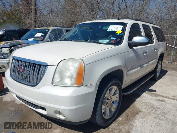 2008 GMC Yukon XL SLT 4SB with VIN 1GKFC16098R204547, listed as a IAAI auction lot 41705893 with 327,803 mi miles and . Bid and sale history available at carsss.com. Image 2.