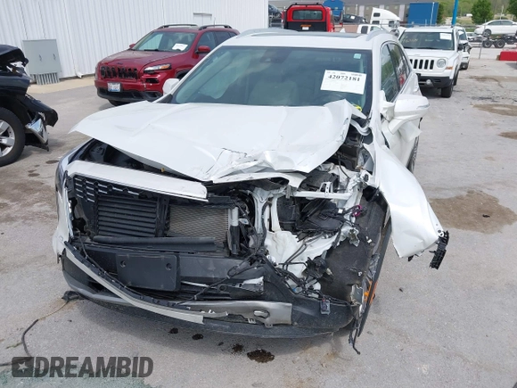 2022 Cadillac XT4 FWD Premium Luxury with VIN 1GYFZCR44NF144494, listed as a IAAI auction lot 42072181 with 41,891 mi miles and . Bid and sale history available at DreamBid. Image 6.