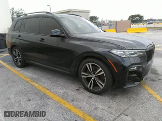 2021 BMW X7 M50i with VIN 5UXCX6C06M9H34992, listed as a IAAI auction lot 41513197 with 22,029 mi miles. Bid and sale history available at carsss.com. Image 1.
