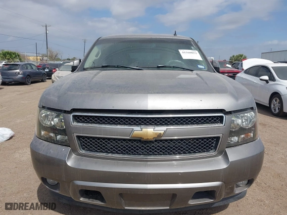 2007 Chevrolet Suburban LT with VIN 3GNFC16J77G114677, listed as a IAAI auction lot 41560052 with 1 mi miles. Bid and sale history available at carsss.com. Image 6.