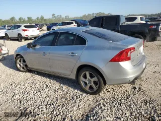 2013 Volvo S60 T5 with VIN YV1612FH3D2222908, listed as a Copart auction lot 52054055 with 49,011 mi miles and Salvage Title. Bid and sale history available at carsss.com. Image 2.