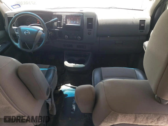 2021 Nissan NV Cargo SV z VIN 1N6BF0KY1MN805408, wystawiony jako Copart lot #52198305 z przebiegiem 175 551 mil mil oraz Szkoda całkowita • Salvage title. Historia ofert i sprzedaży dostępna na DreamBid. Obrazek 8.