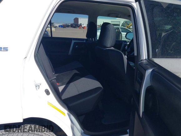 2017 Toyota 4Runner SR5 with VIN JTEZU5JR8H5153693, listed as a IAAI auction lot 41819843 with 56,957 mi miles and . Bid and sale history available at DreamBid. Image 8.