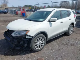 2017 Nissan Rogue SV with VIN KNMAT2MV1HP533572, listed as a IAAI auction lot 41999948 with 190,216 mi miles. Bid and sale history available at carsss.com. Image 18.