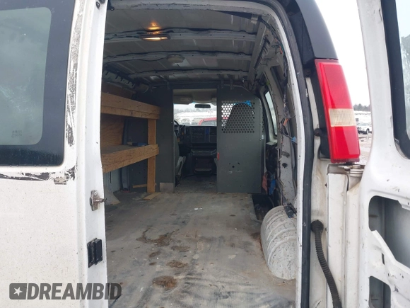 2005 Chevrolet Express Cargo with VIN 1GCFG15X651249132, listed as a IAAI auction lot 41736308 with 1,939 mi miles and . Bid and sale history available at DreamBid. Image 8.