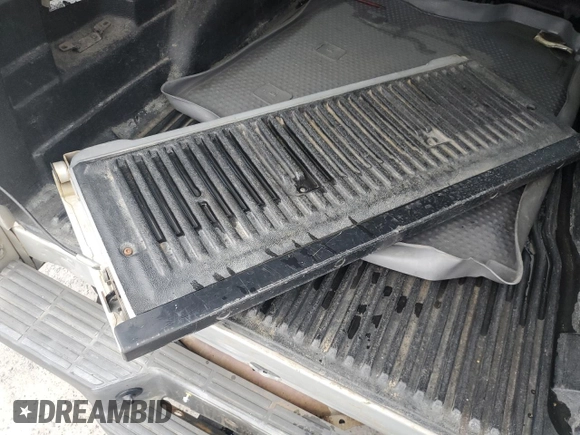 2001 Ford Ranger XL Fleet with VIN 1FTZR15E11TA47318, listed as a Copart auction lot 53272335 with 265,666 mi miles and Salvage title. Bid and sale history available at DreamBid. Image 12.