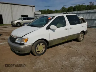 2002 Toyota Sienna LE with VIN 4T3ZF13C02U480461, listed as a Copart auction lot 52718925 with 401,011 mi miles and Salvage Title. Bid and sale history available at carsss.com. Image 1.