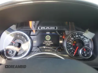 2020 Ram 1500 Big Horn z VIN 1C6SRFFT9LN379629, wystawiony jako Copart lot #51930605 z przebiegiem 71 697 mil mil oraz Szkoda całkowita • Salvage title. Historia ofert i sprzedaży dostępna na DreamBid. Obrazek 9.