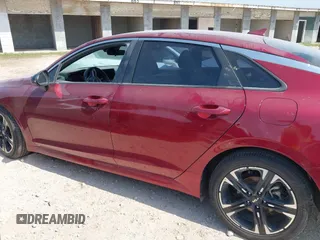 2022 Kia K5 GT-Line z VIN 5XXG64J25NG140300, wystawiony jako IAAI lot #41935077 z przebiegiem 51 279 mil mil oraz . Historia ofert i sprzedaży dostępna na DreamBid. Obrazek 14.