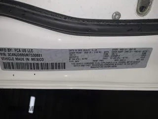 2021 Jeep Compass Latitude z VIN 3C4NJDBB8MT530881, wystawiony jako IAAI lot #42159145 z przebiegiem Nie podano mil oraz . Historia ofert i sprzedaży dostępna na DreamBid. Obrazek 9.