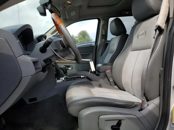 2006 Jeep Grand Cherokee Overland with VIN 1J8HR68256C326636, listed as a Copart auction lot 49686265 with 219,066 mi miles and Clean Title. Bid and sale history available at carsss.com. Image 7.